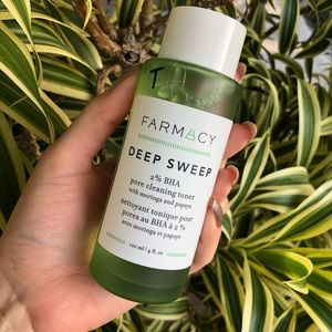 Farmacy
Deep Sweep 2% BHA Pore Cleaning Toner with Moringa + Papaya